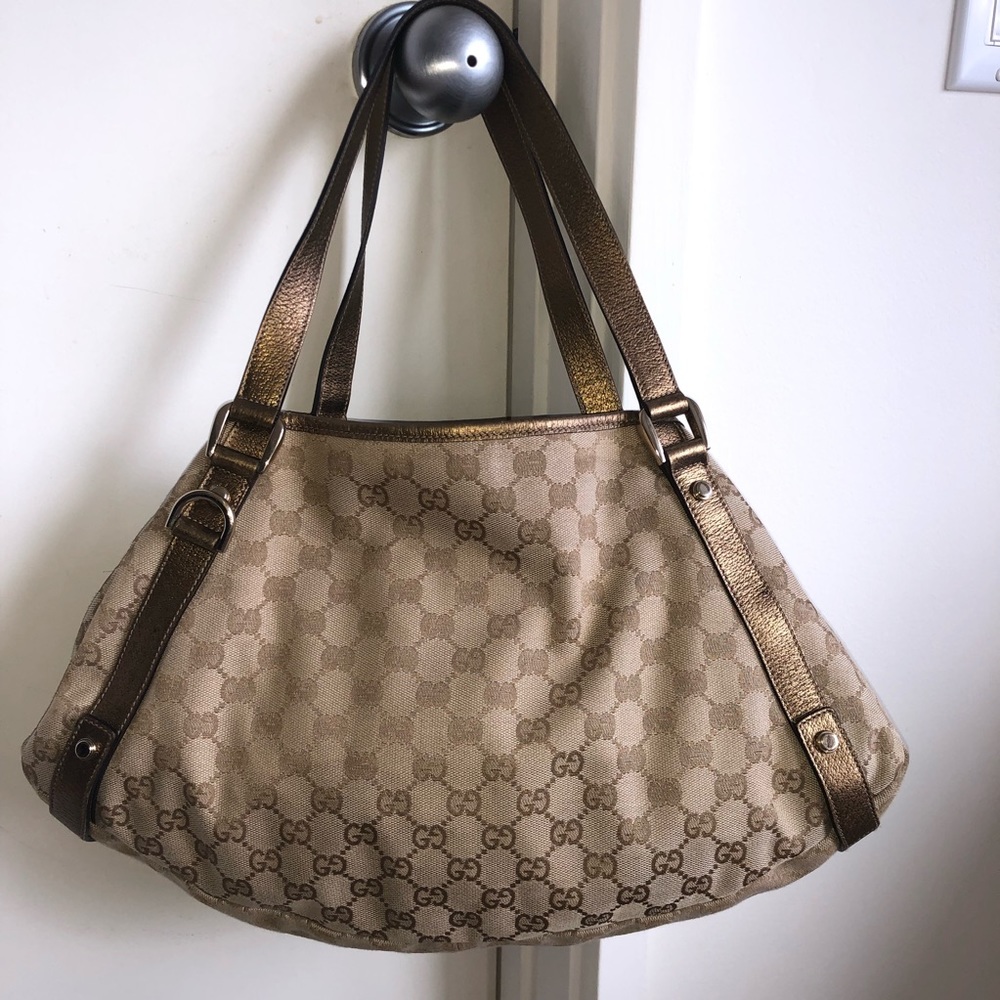 Authentic GUCCI Hawaii Exclusive Canvas Med Abbey